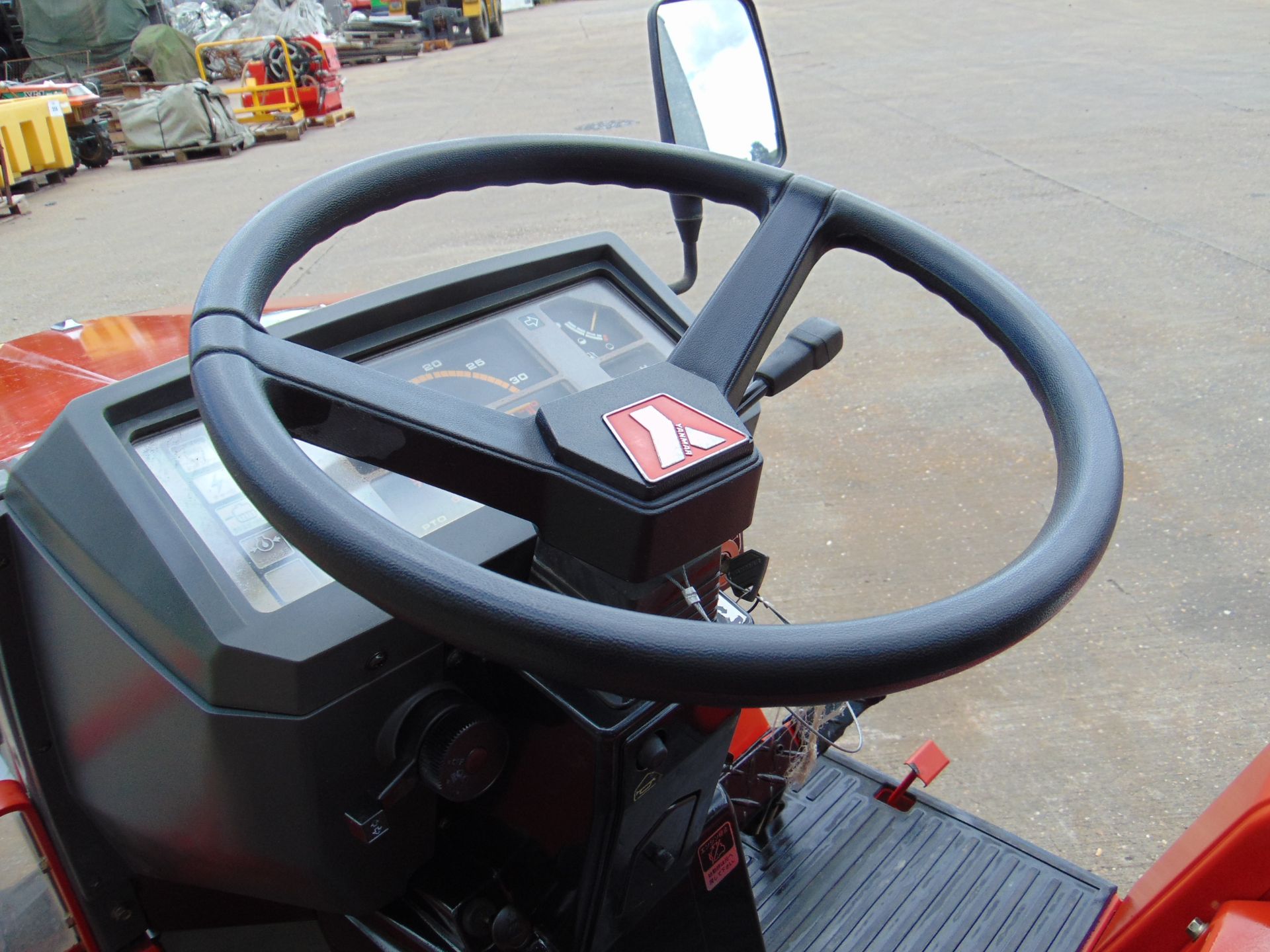 Yanmar F165 4WD Compact Tractor Only 81 Hours!!! - Image 17 of 24