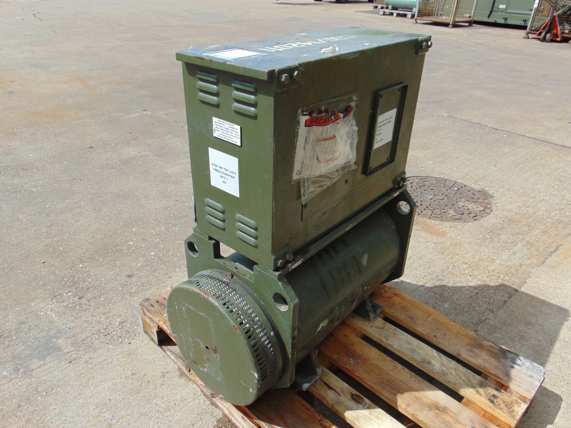 AC/AC 15 KVA Motor Generator 415/380 volt 50 Hz 115/200 V Output - Image 5 of 8