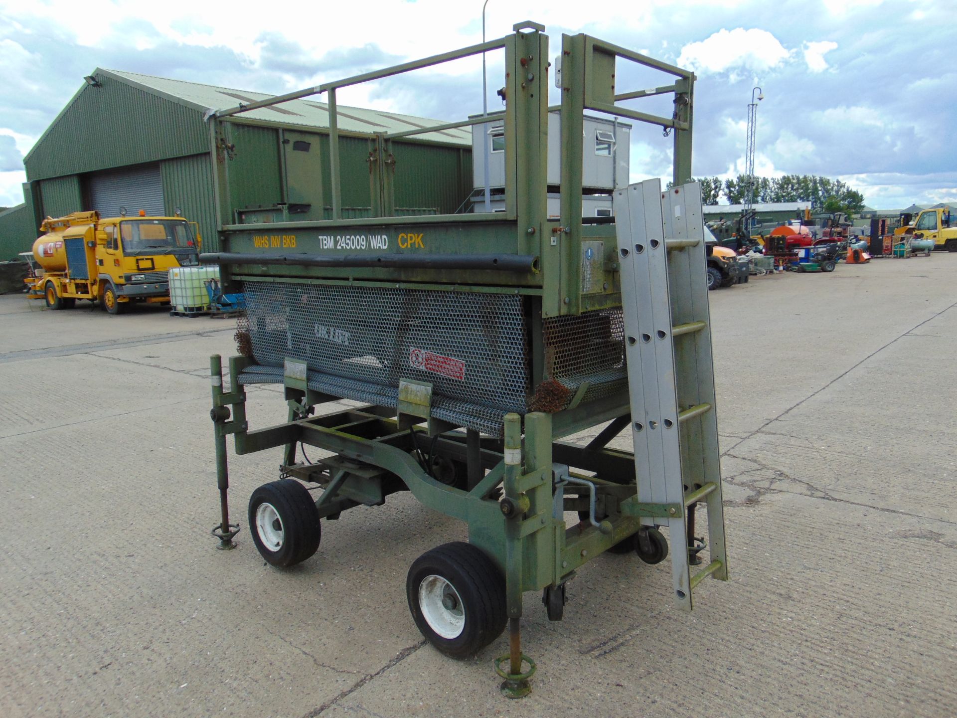 RAF Maintenance Unit UK Lift Hydraulic Access Platform SWL 272 Kgs - Image 7 of 16