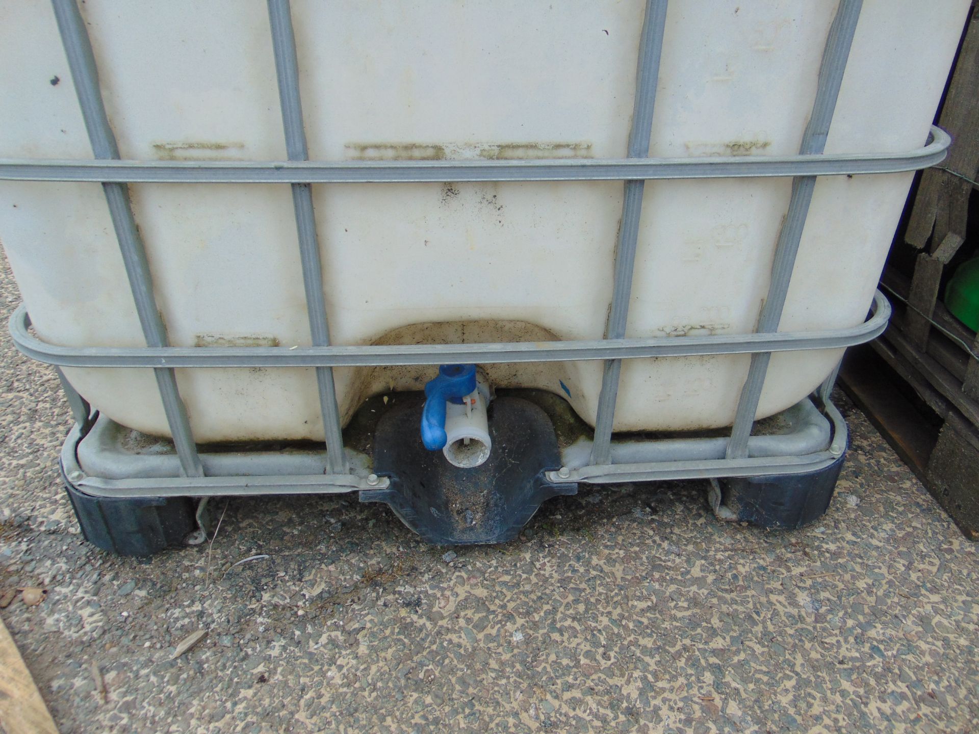 IBC CONTAINER - Image 4 of 4