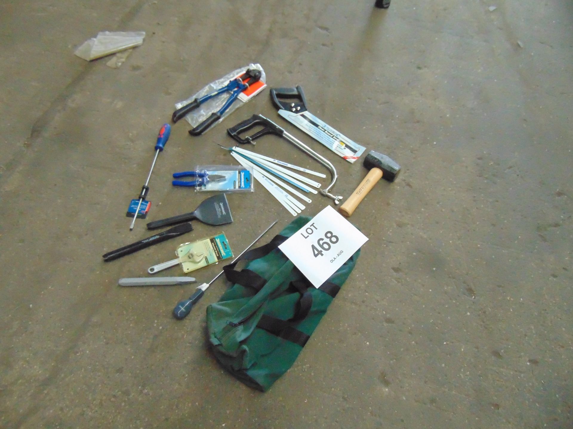 TOOL BAG + TOOLS AS SHOWN - Bild 2 aus 6