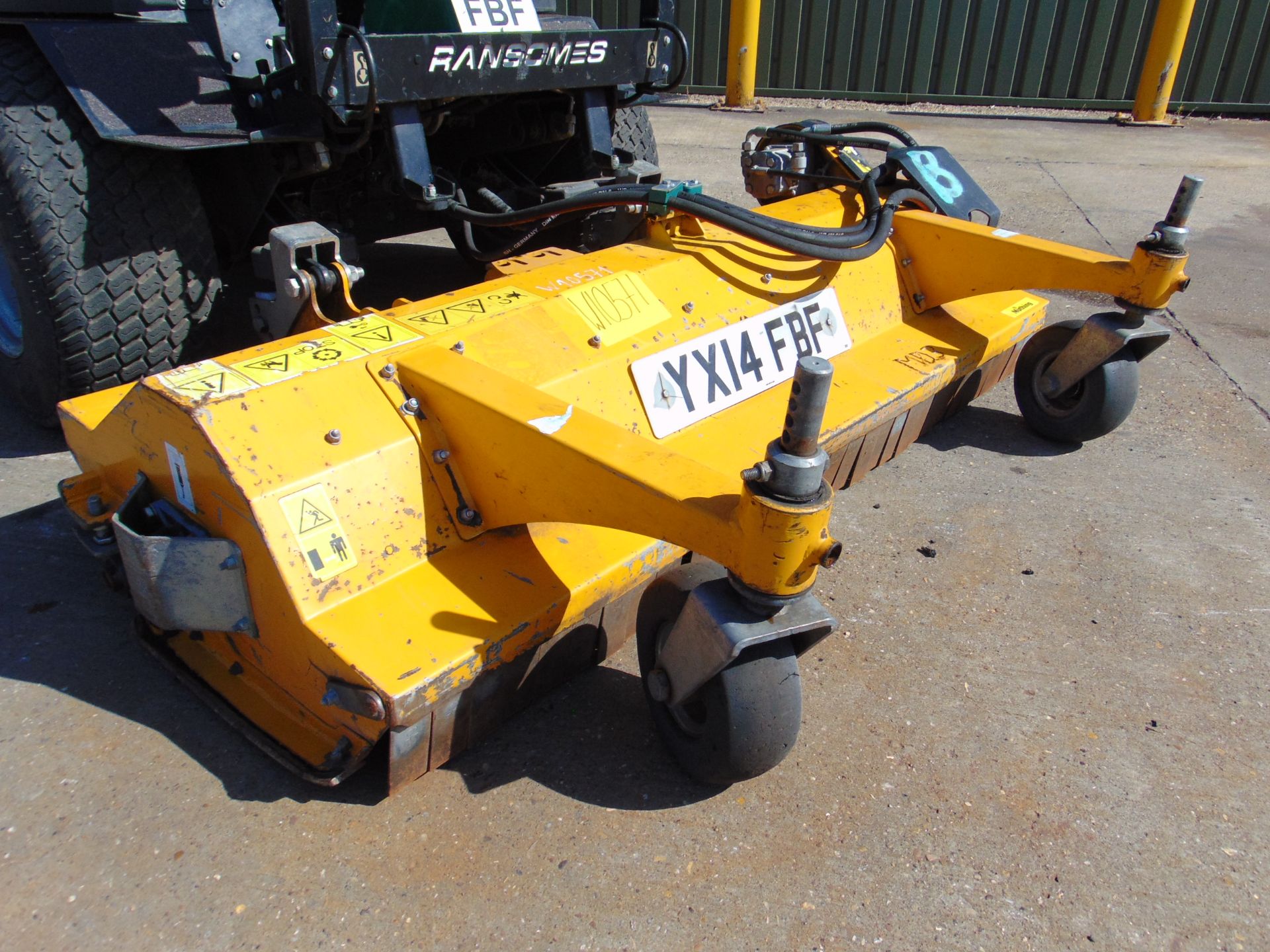 2014 Ransomes HR300 C/W Muthing Outfront Flail Mower ONLY 2331 hrs! - Image 9 of 23