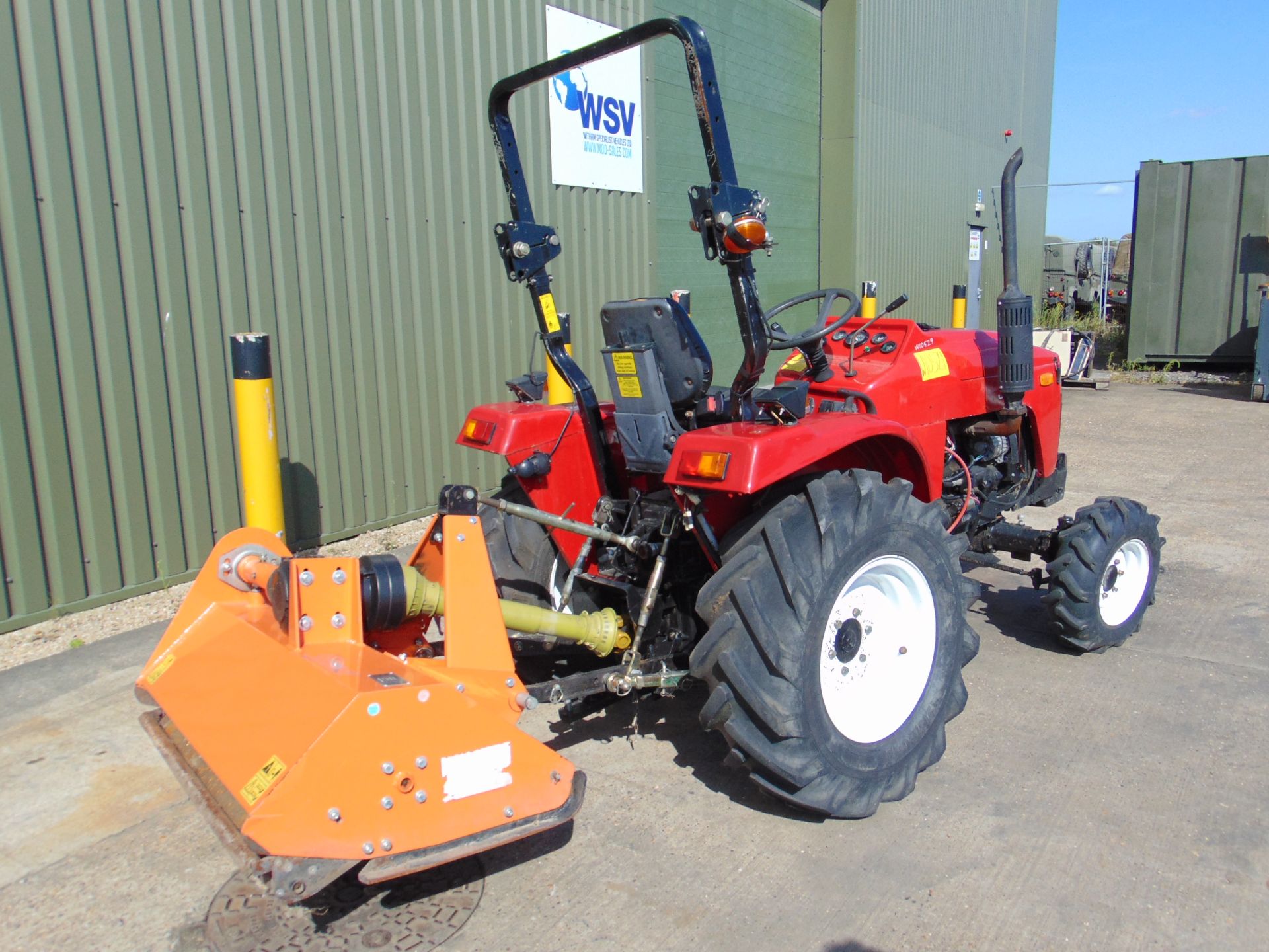 Siromer 204S 4WD Tractor c/w PTO driven Flail Mower ONLY 4 Hours! - Image 4 of 21