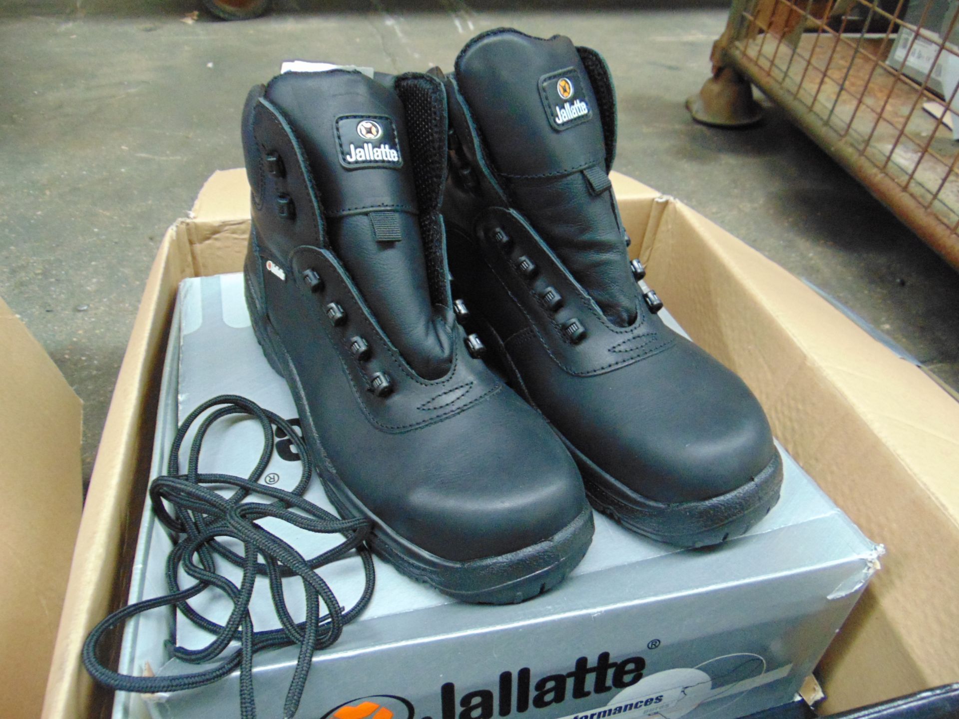 Qty 4 x UNISSUED Jallatte Safety Boots Sizes 10.5 & 9 - Image 2 of 5