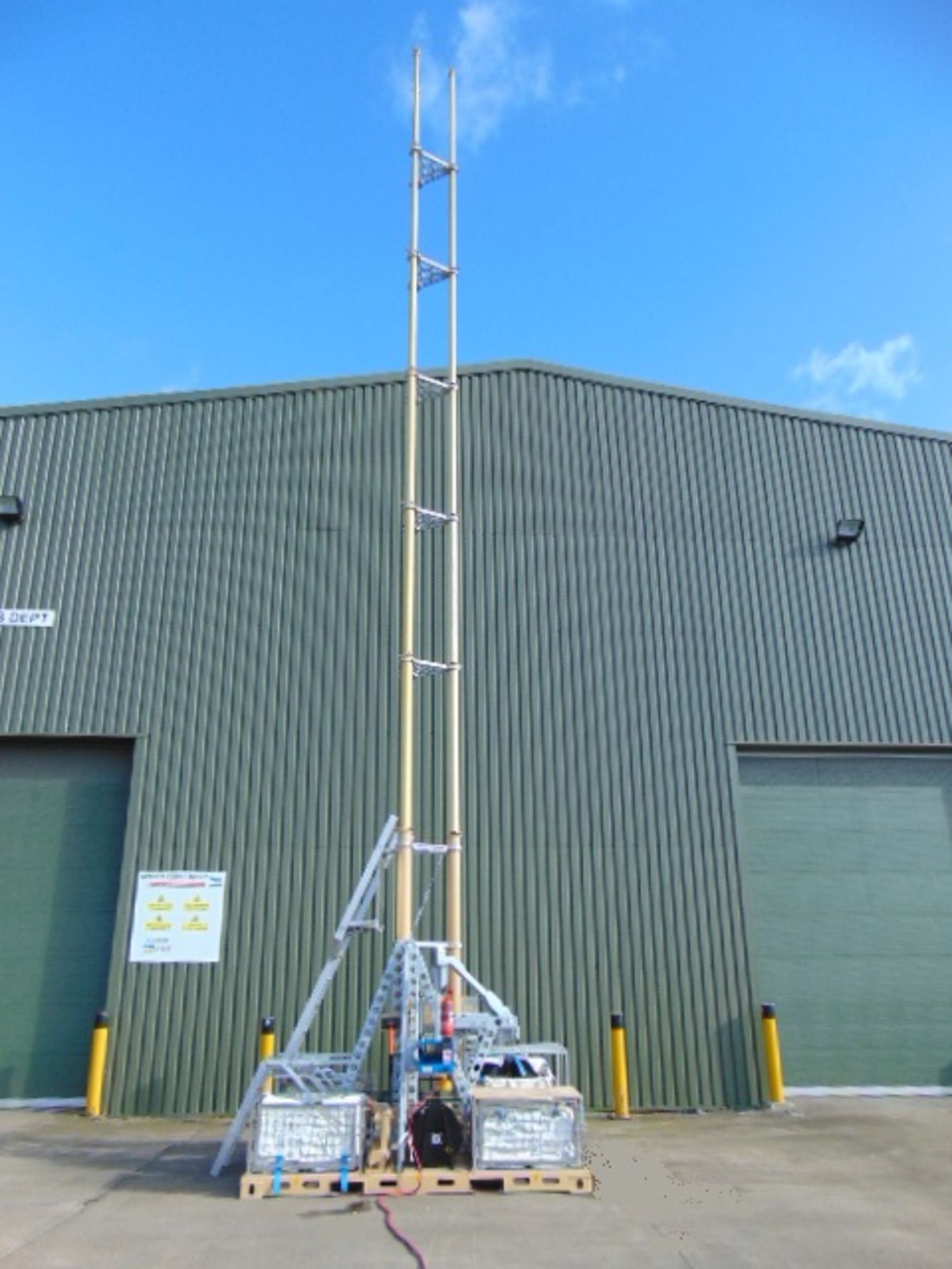 Clark 15m Demountable CCTV Mast Assy with Accessories and Cover. - Image 2 of 60