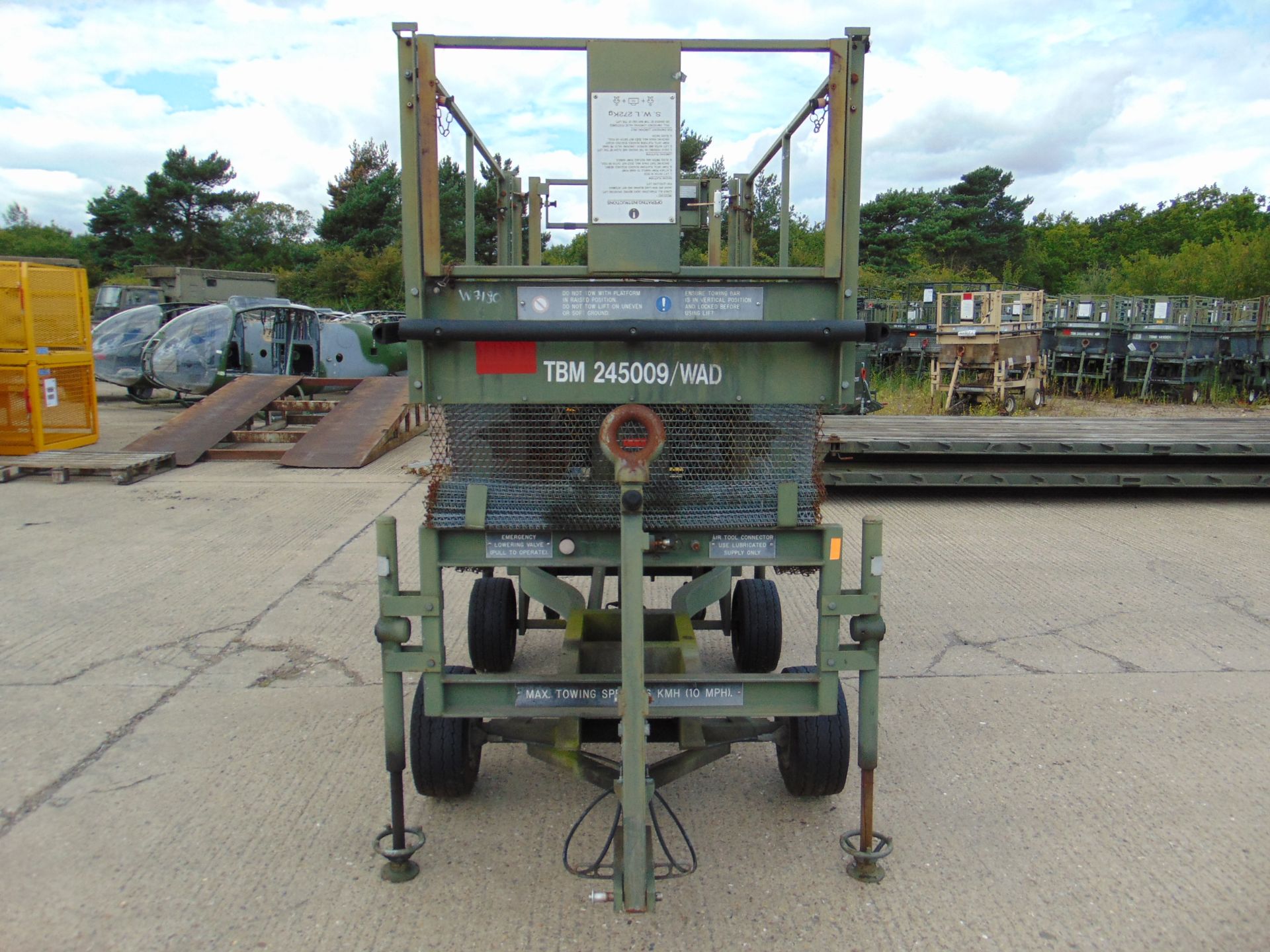 RAF Maintenance Unit UK Lift Hydraulic Access Platform SWL 272 Kgs - Image 2 of 16