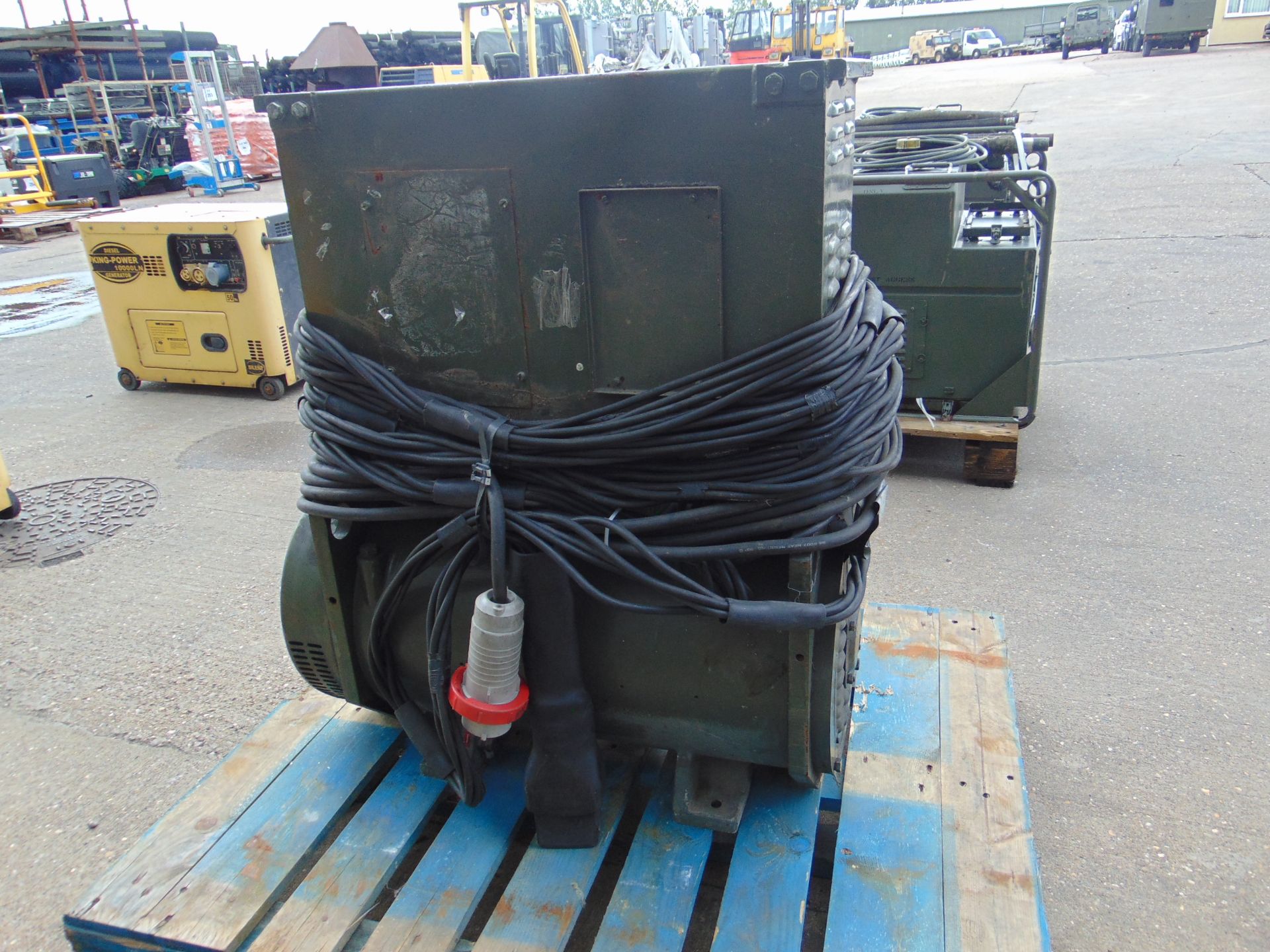 ELECTRO DYNAMIC CONSTRUCTION LTD 15 KVA 3 PHASE MOTOR GENERATOR UNIT - Image 4 of 6