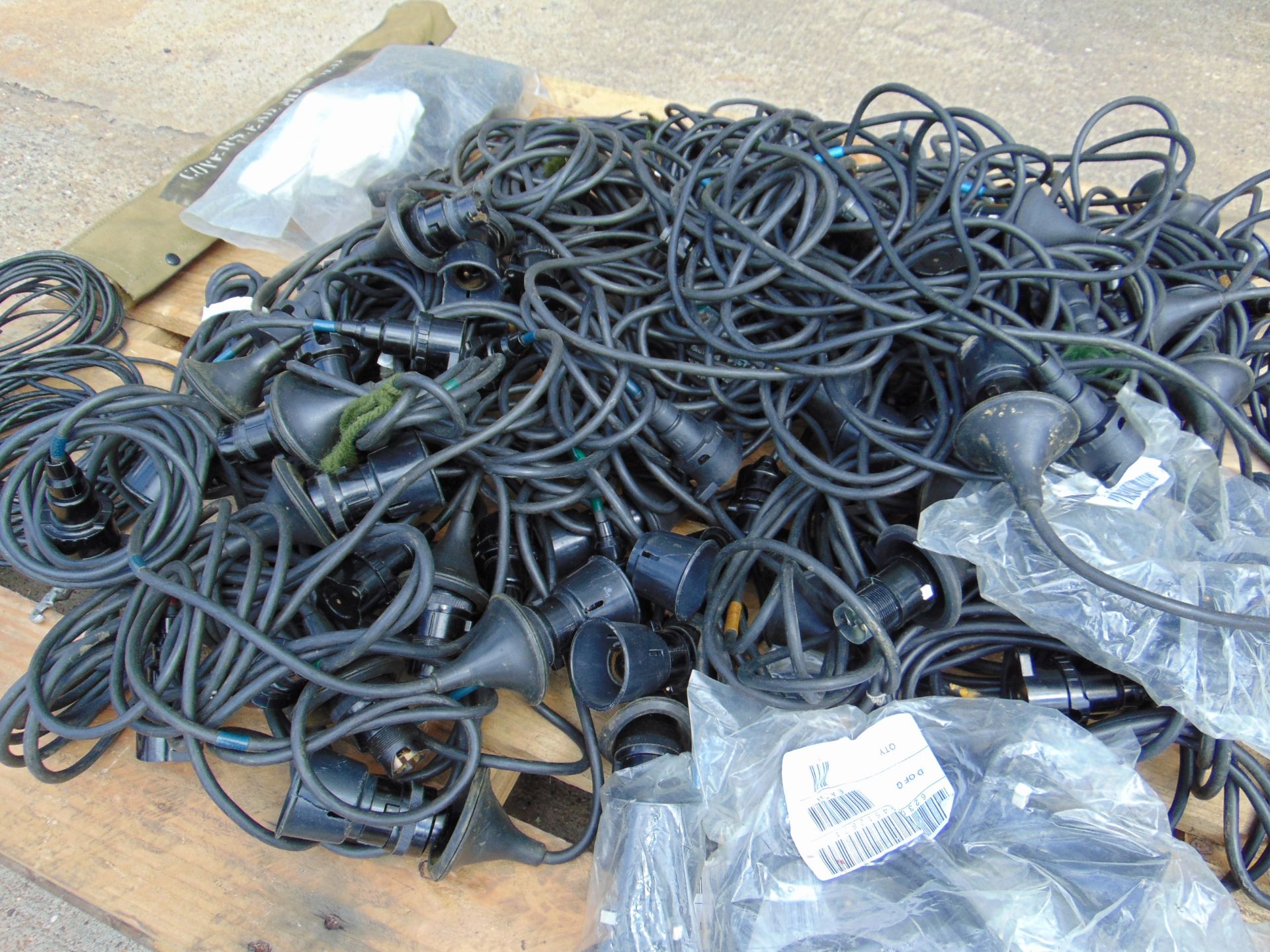 Approx 50 x Marquee / Tent Lighting Cables mixed Sizes 30ft, 15ft, 10ft & 5ft - Image 2 of 6