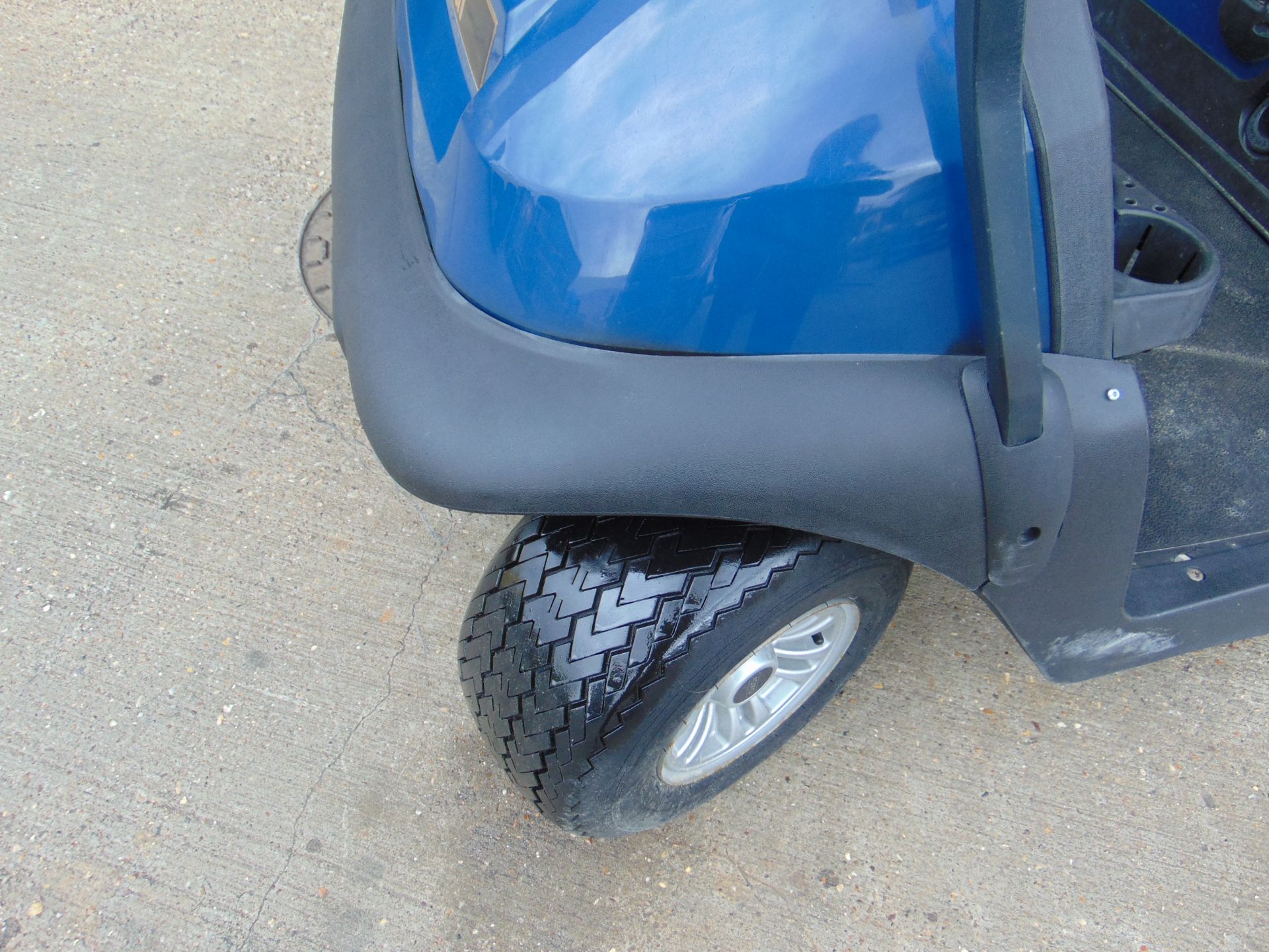 VERY NICE CLUB CAR PRECENDENT GOLF CART - LOW HOURS, NEARLY NEW TYRES - Image 10 of 14