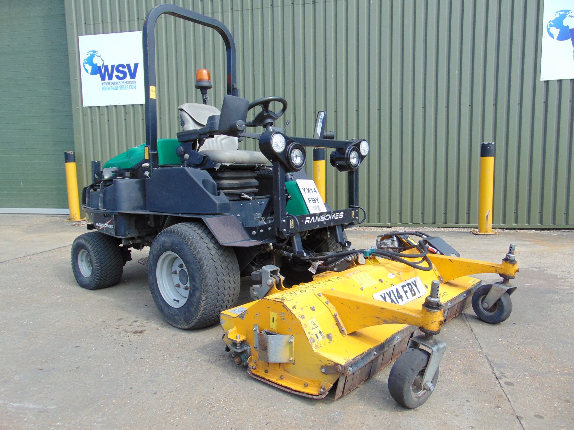 2014 Ransomes HR300 C/W Muthing Outfront Flail Mower ONLY 3,489 Hours! - Image 2 of 22