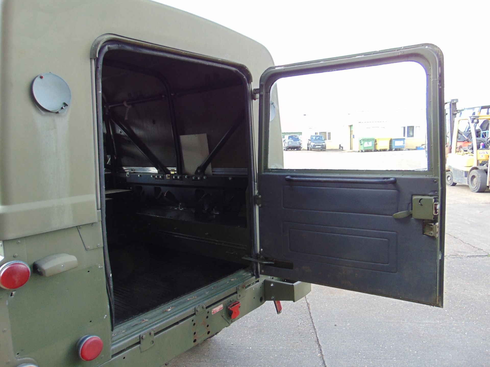 Land Rover 110 RHD Tithonus hardtop - Image 16 of 29