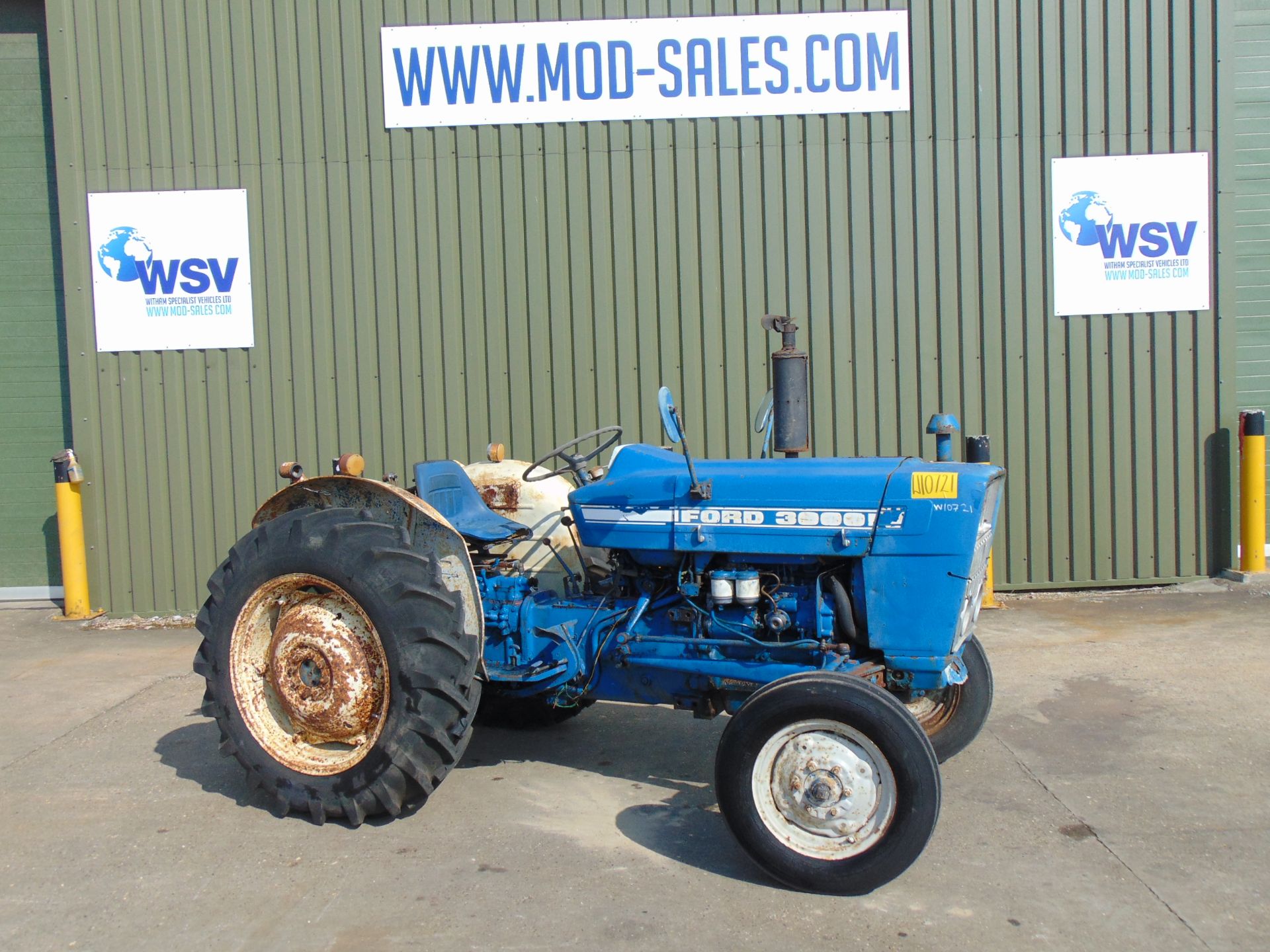 Ford 3000 2WD Tractor