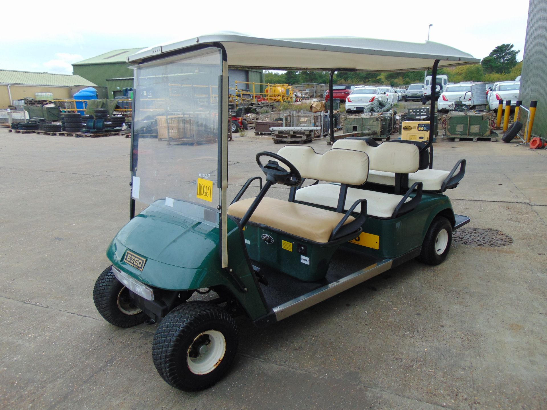 E-Z-GO 6 Seater Golf Buggy / Estate Vehicle ONLY 1,327 Hours! - Image 4 of 21