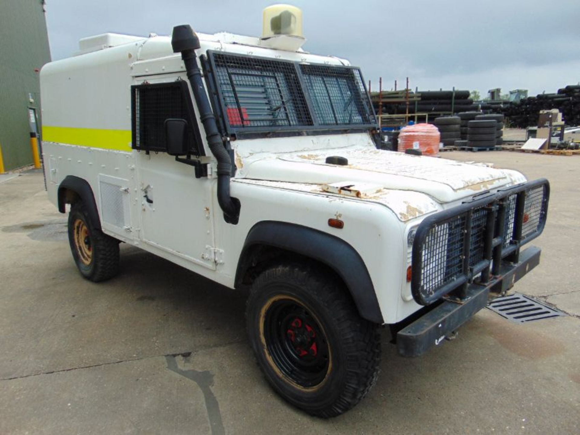 Land Rover Snatch 2A 300TDi - Image 4 of 30