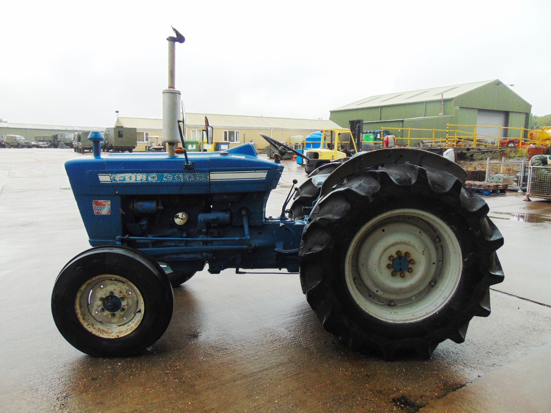 Ford 3000 2WD Tractor - Bild 5 aus 23