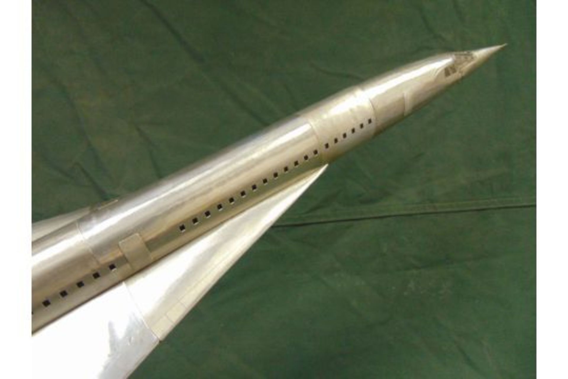JUST LANDED A BEAUTIFUL!! Large Aluminium CONCORDE Model - Image 5 of 14