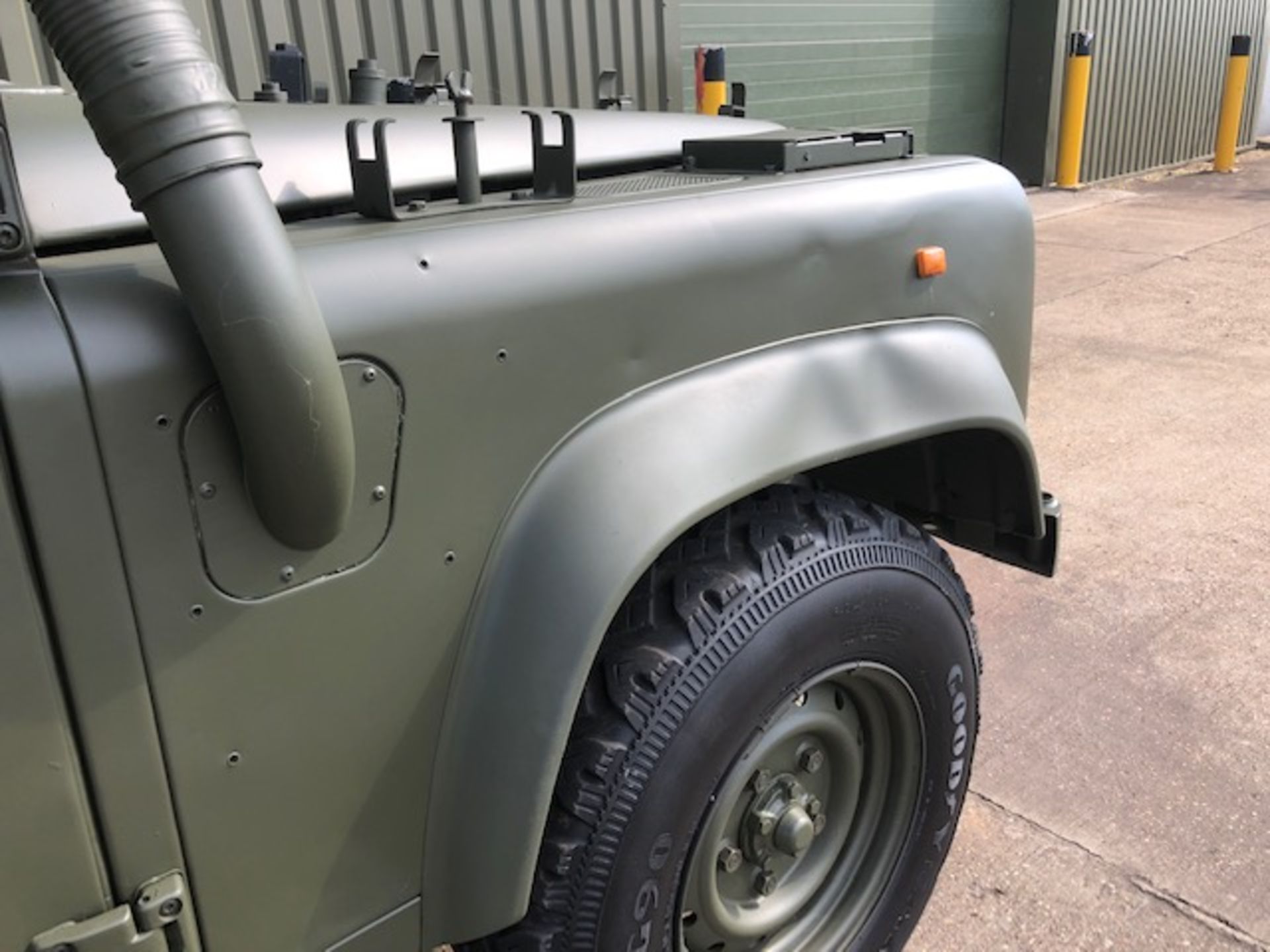 Land Rover Defender 90 Wolf Air Portable Soft Top - Image 17 of 39