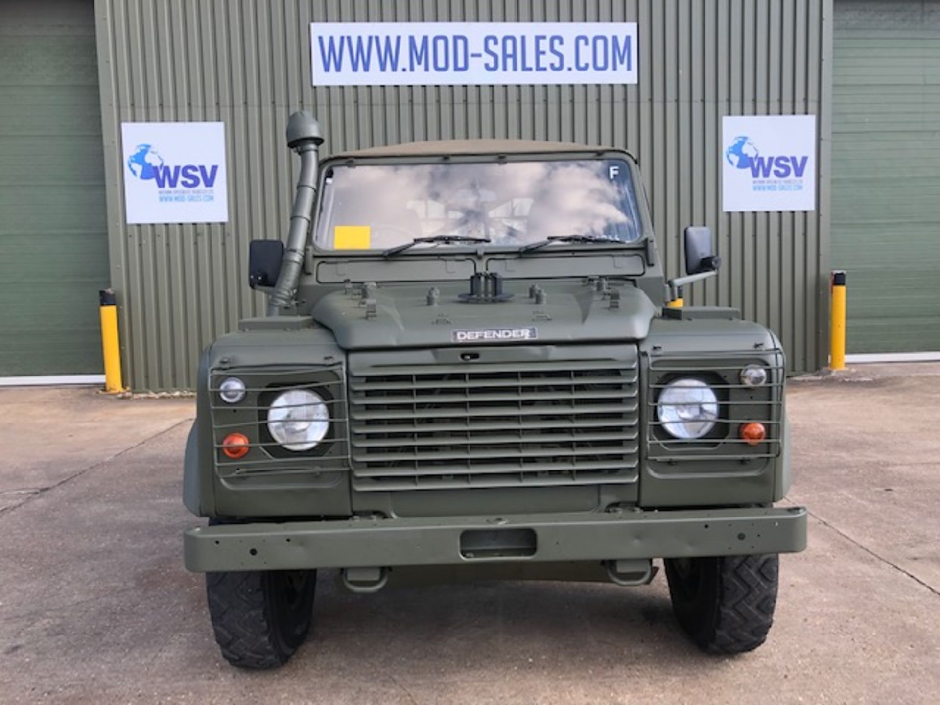 Land Rover Defender 90 Wolf Air Portable Soft Top - Image 3 of 39