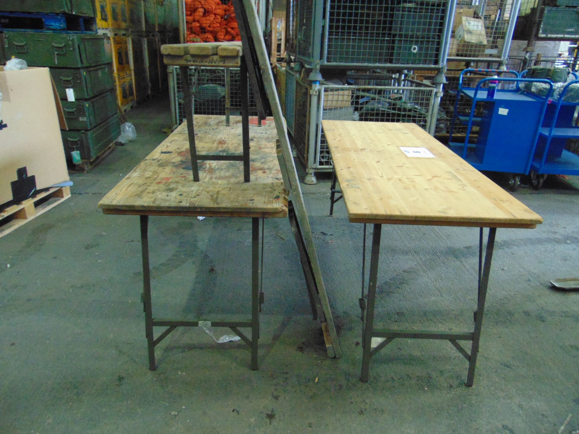 2 X 6FT STANDARD ARMY TRESTLE TABLES + 2 BENCHES AS SHOWN - Image 4 of 6