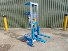 Unused Genie GL-8 181 Kg Material Lift