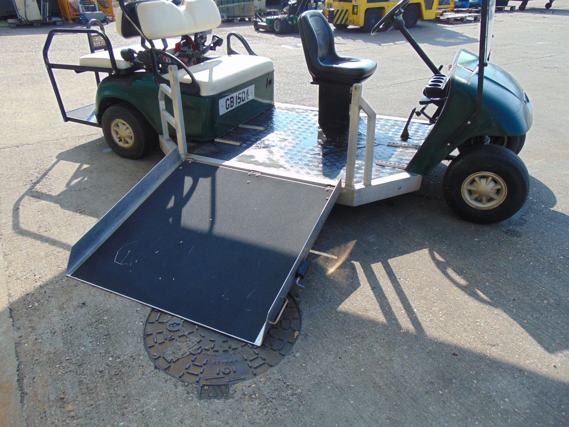 E-Z-GO 5 Seater Golf Buggy / Estate Vehicle c/w Side Loading Ramp - Image 14 of 19