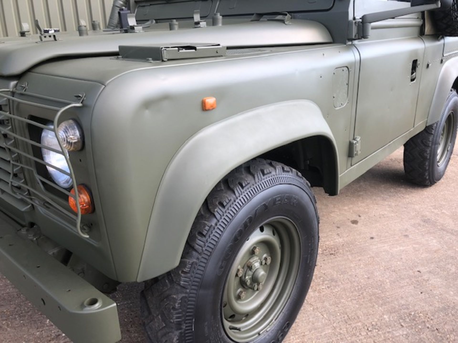 Land Rover Defender 90 Wolf Air Portable Soft Top - Image 20 of 39