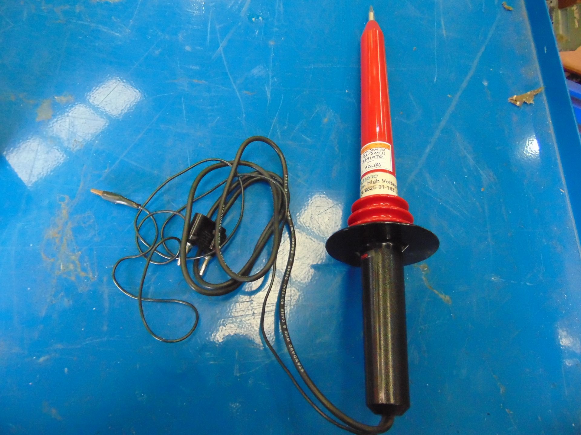 FLUKE MODEL 80K-40 HIGH VOLTAGE PROBE - Image 2 of 4