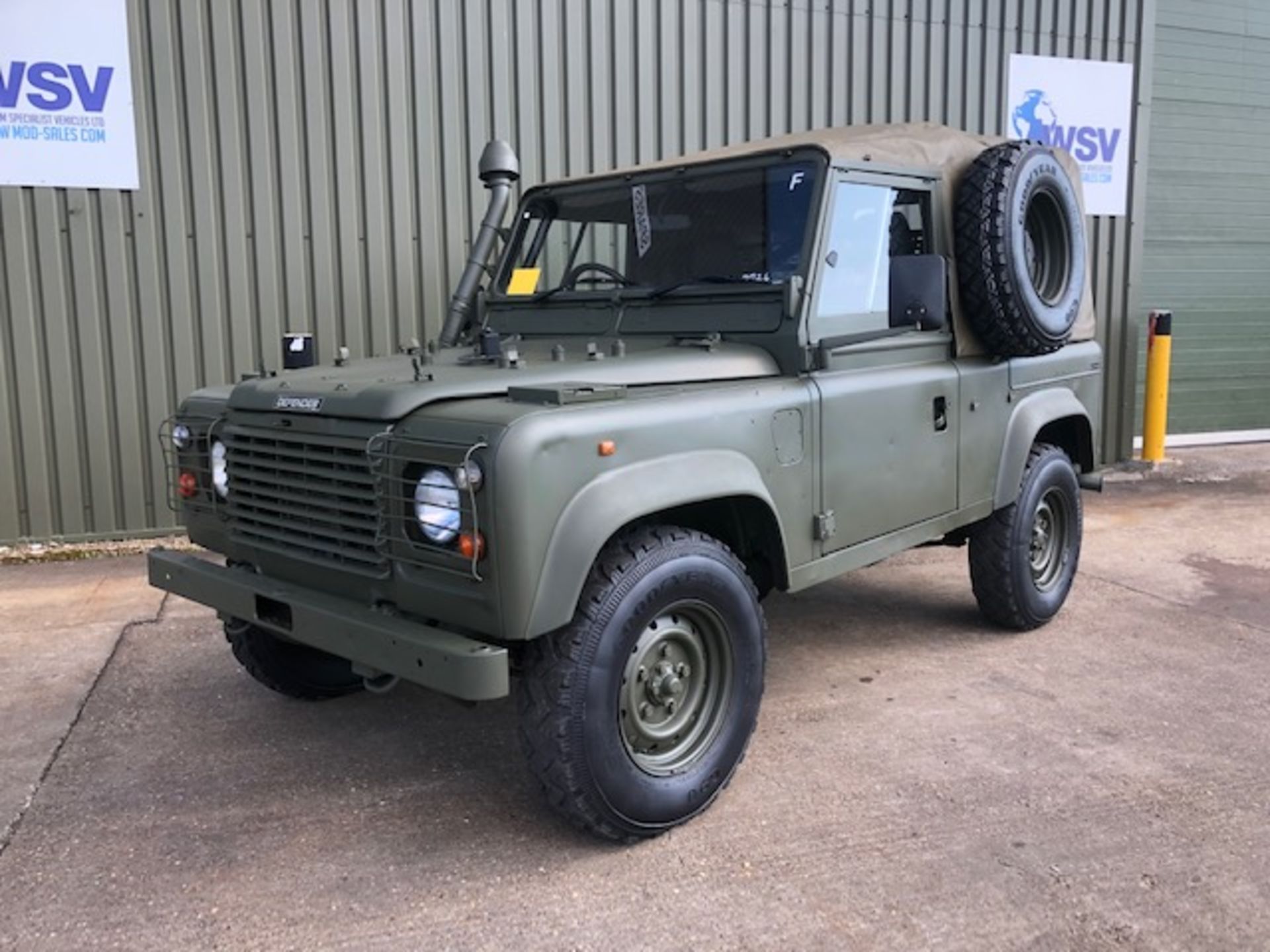 Land Rover Defender 90 Wolf Air Portable Soft Top - Image 5 of 39