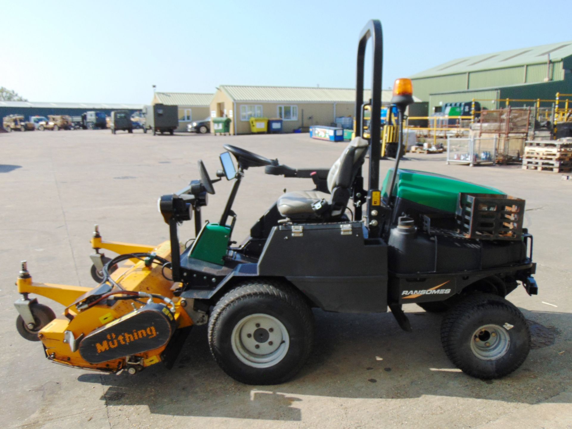 2014 Ransomes HR300 C/W Muthing Outfront Flail Mower. 2,475 hrs only - Image 5 of 28