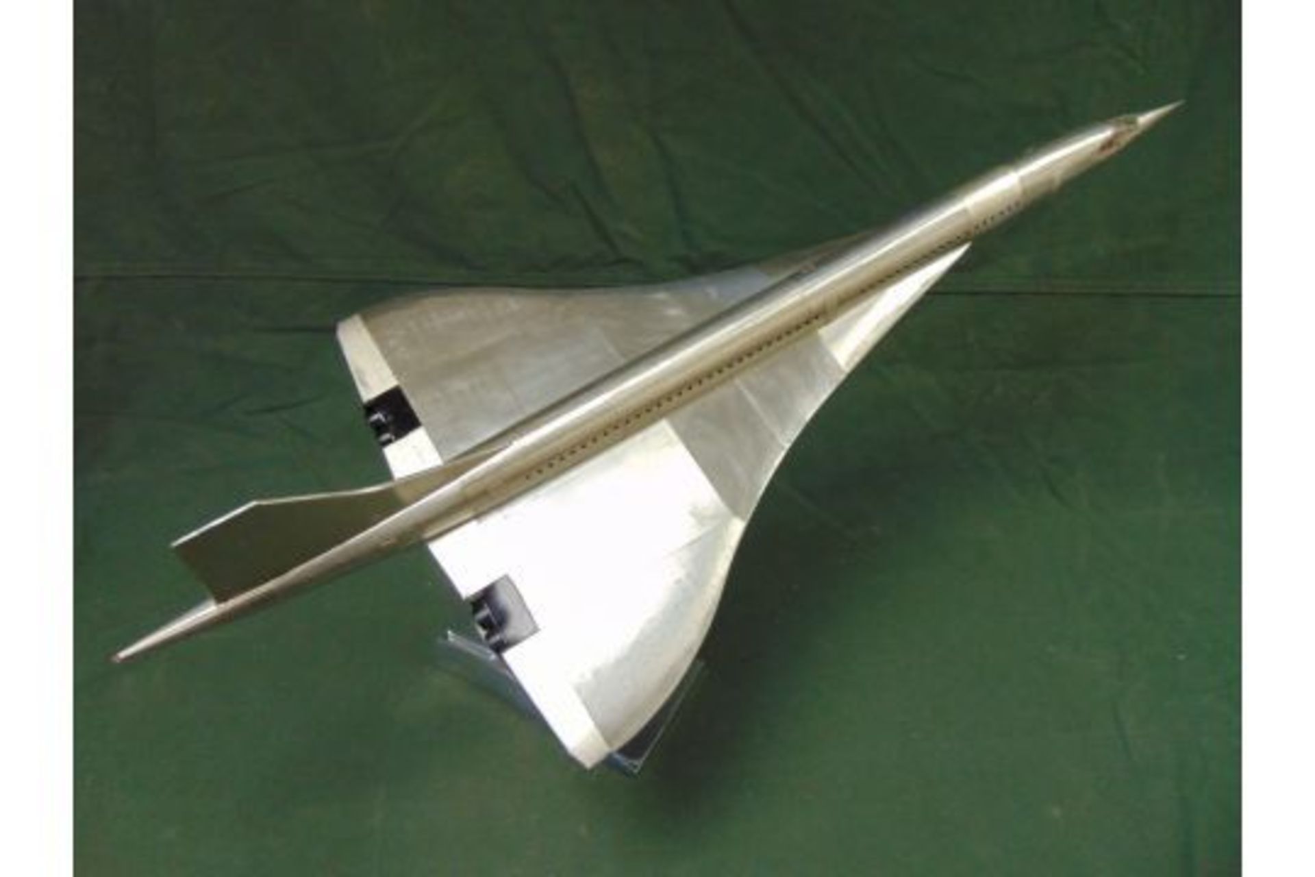 JUST LANDED A BEAUTIFUL!! Large Aluminium CONCORDE Model - Image 2 of 14
