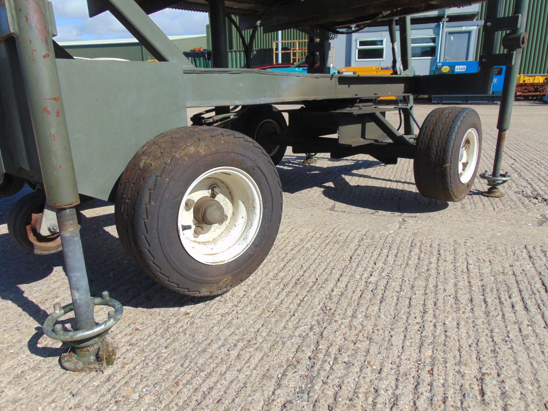 RAF Maintenance Unit UK Lift Hydraulic Access Platform SWL 272 Kgs - Image 9 of 14