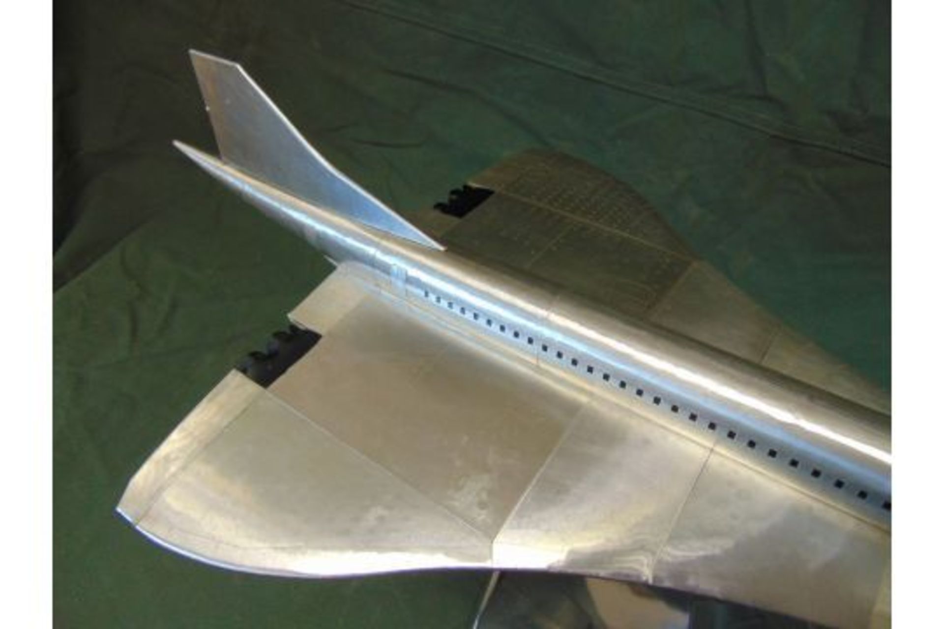 JUST LANDED A BEAUTIFUL!! Large Aluminium CONCORDE Model - Image 10 of 14