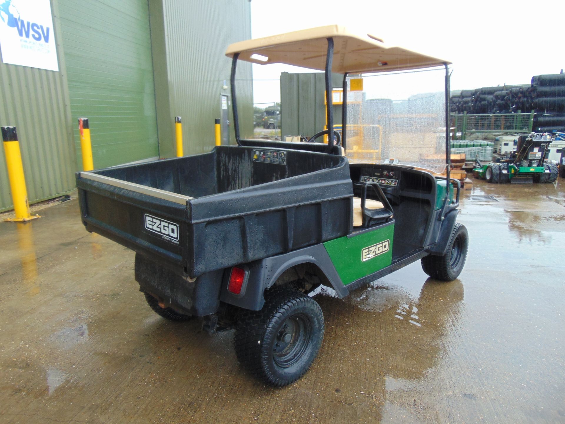 E-Z-GO Lifted Estate/Grounds Vehicle c/w Tipping Rear Body Only 889 Hours! - Image 6 of 21