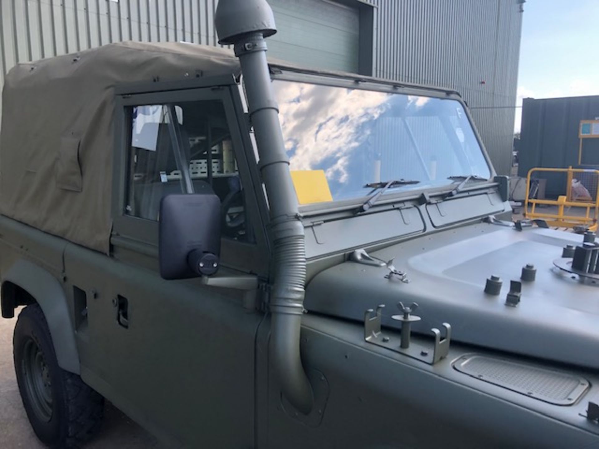 Land Rover Defender 90 Wolf Air Portable Soft Top - Image 18 of 39