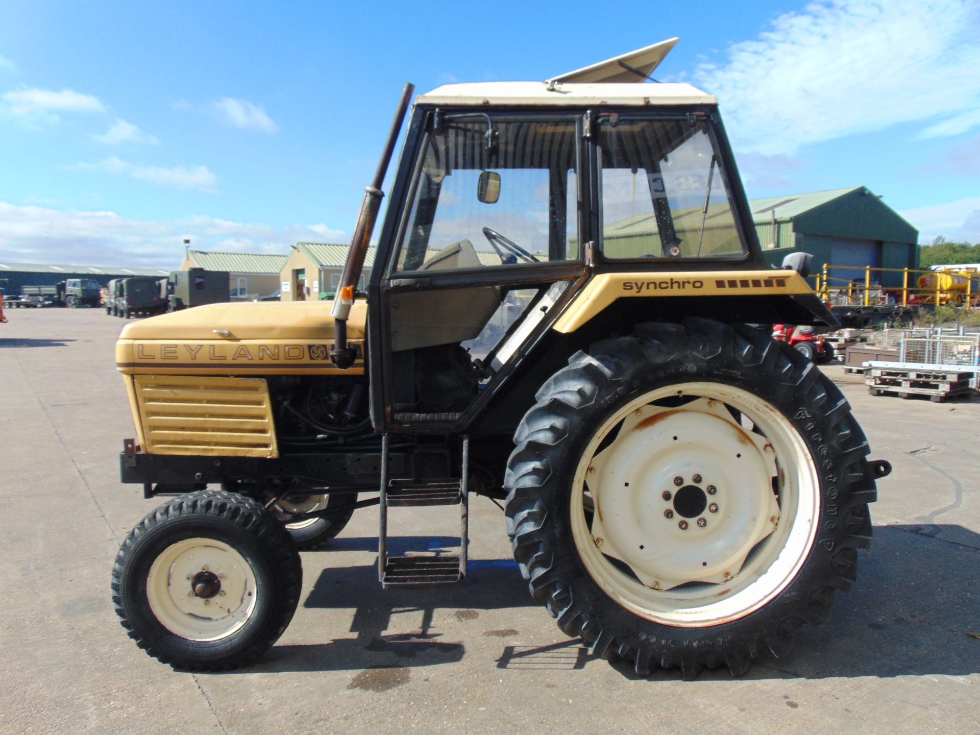 Leyland 702 Synchro 2WD Tractor Only 3,507 Hours - Image 6 of 22