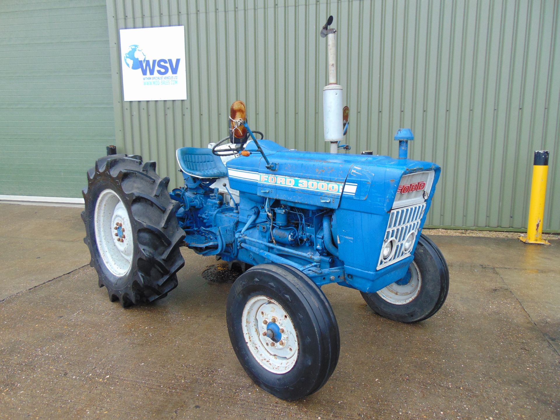 Ford 3000 2WD Tractor - Image 2 of 23