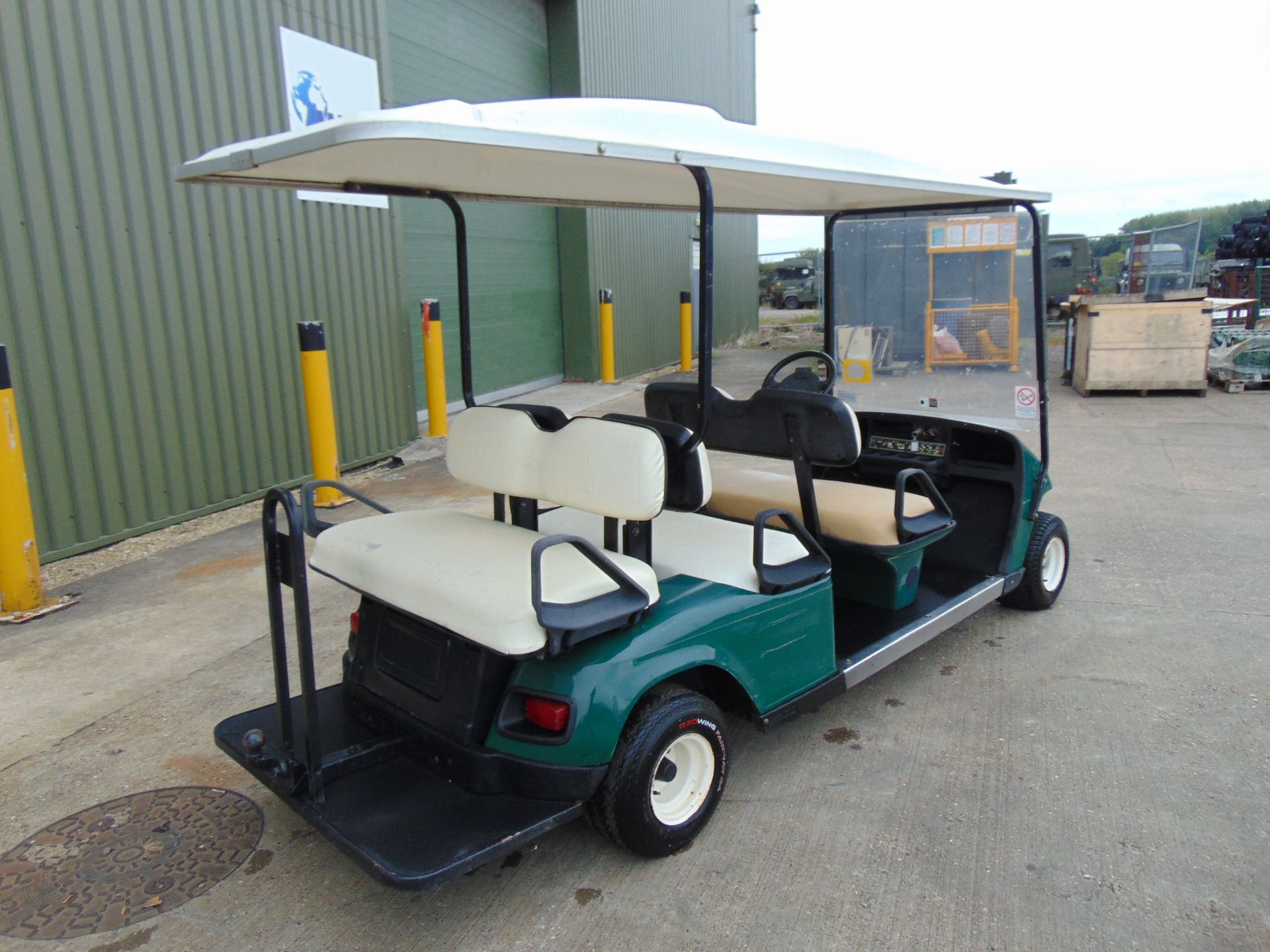 E-Z-GO 6 Seater Golf Buggy / Estate Vehicle ONLY 1,327 Hours! - Image 7 of 21