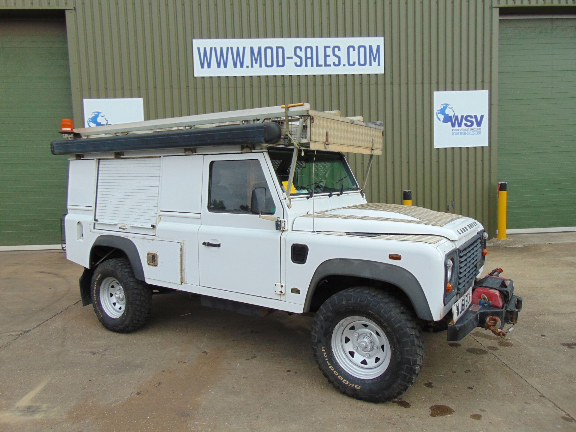 2011 Land Rover Defender 110 Puma hardtop 4x4 Utility vehicle (mobile workshop)