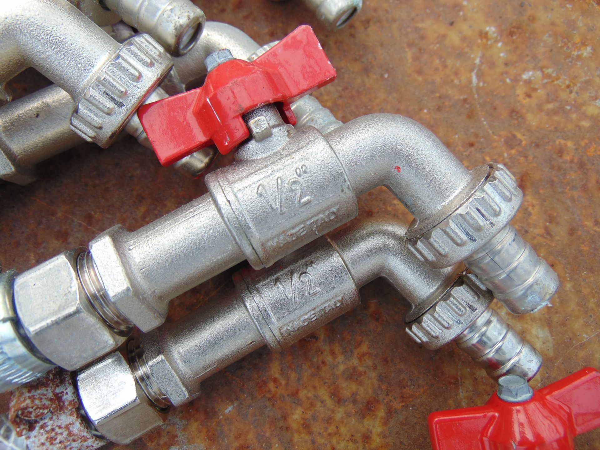 12 x Unissued 1/2" Butterfly Handle Ball Valve Taps c/w Hose Connectors etc as Shown - Image 2 of 2