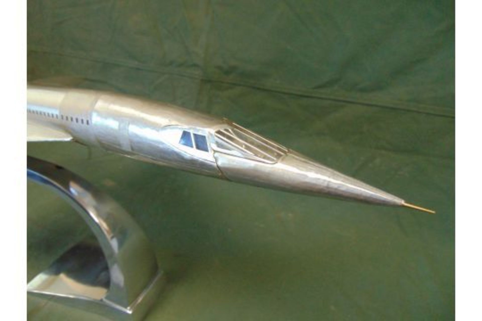 JUST LANDED A BEAUTIFUL!! Large Aluminium CONCORDE Model - Image 6 of 14