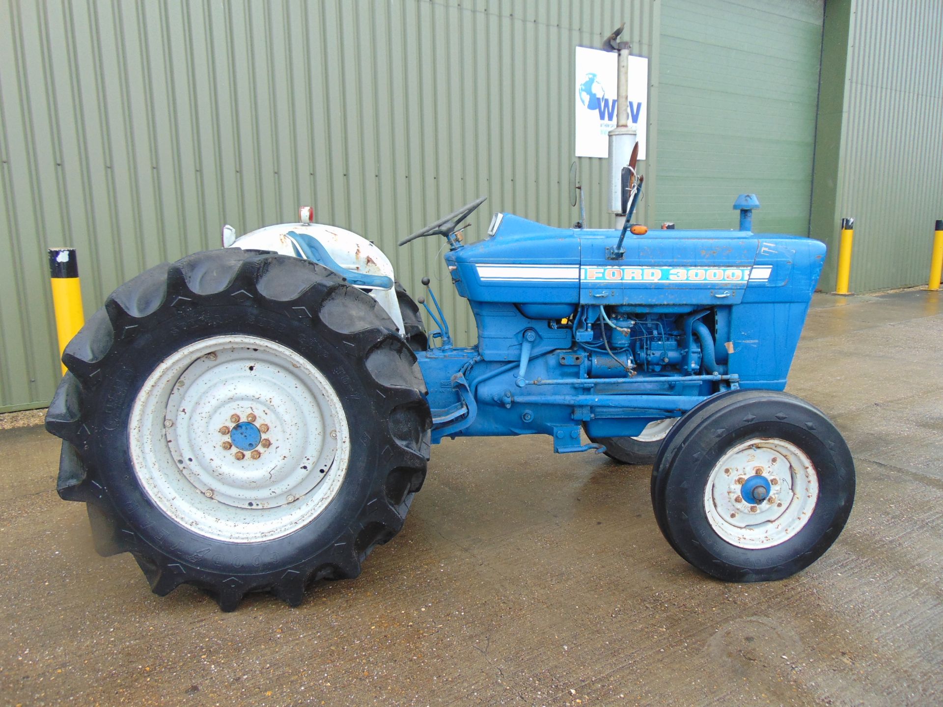 Ford 3000 2WD Tractor - Bild 6 aus 23