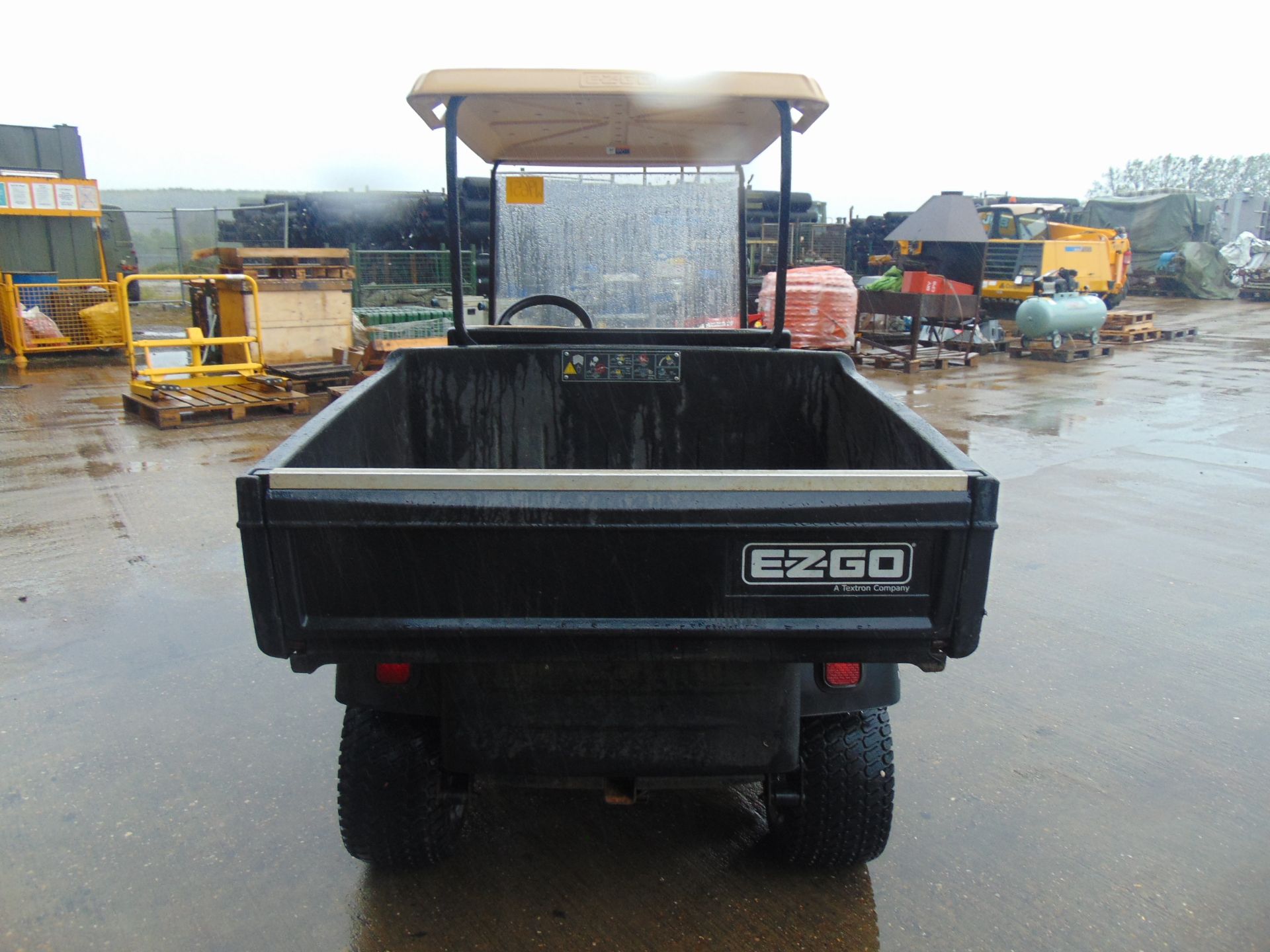 E-Z-GO Lifted Estate/Grounds Vehicle c/w Tipping Rear Body Only 889 Hours! - Image 7 of 21