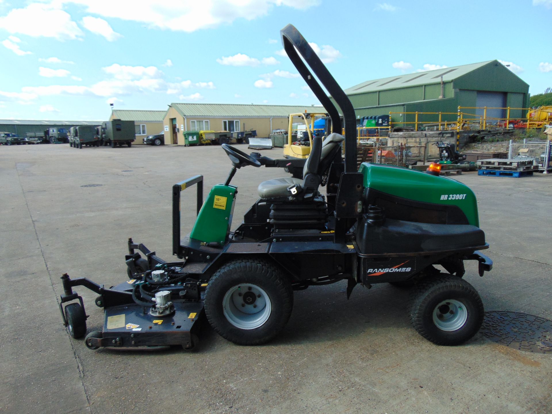 2012 Ransomes HR 3300T Outfront 3 Blade Hydraulic Rotary Mower. 4,560 hrs from UK Govt Contract. - Image 5 of 22