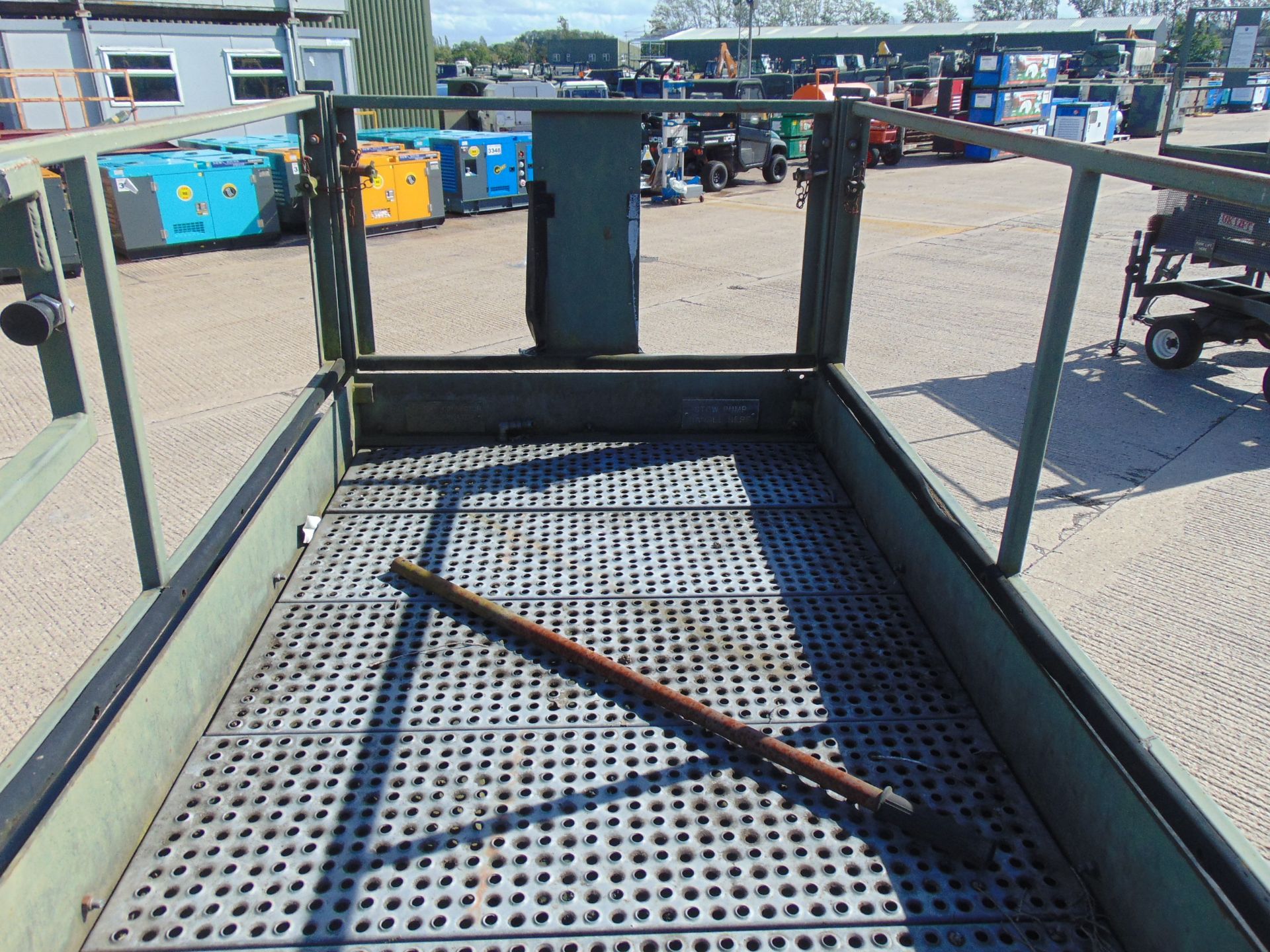 RAF Maintenance Unit UK Lift Hydraulic Access Platform SWL 272 Kgs - Image 13 of 16