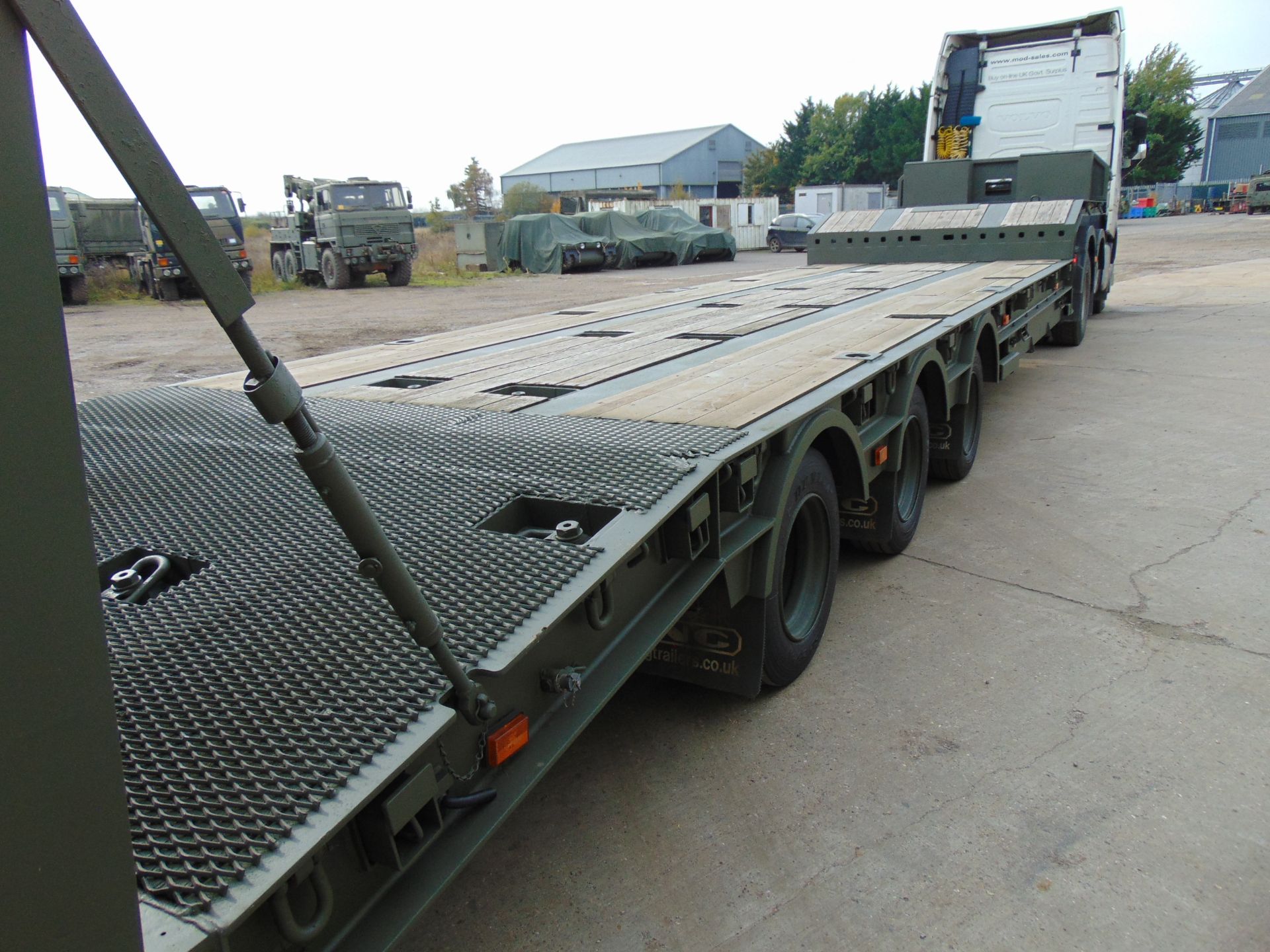 Ex Reserve King GTS38 Tri Axle Stepframe trailer - Image 29 of 41