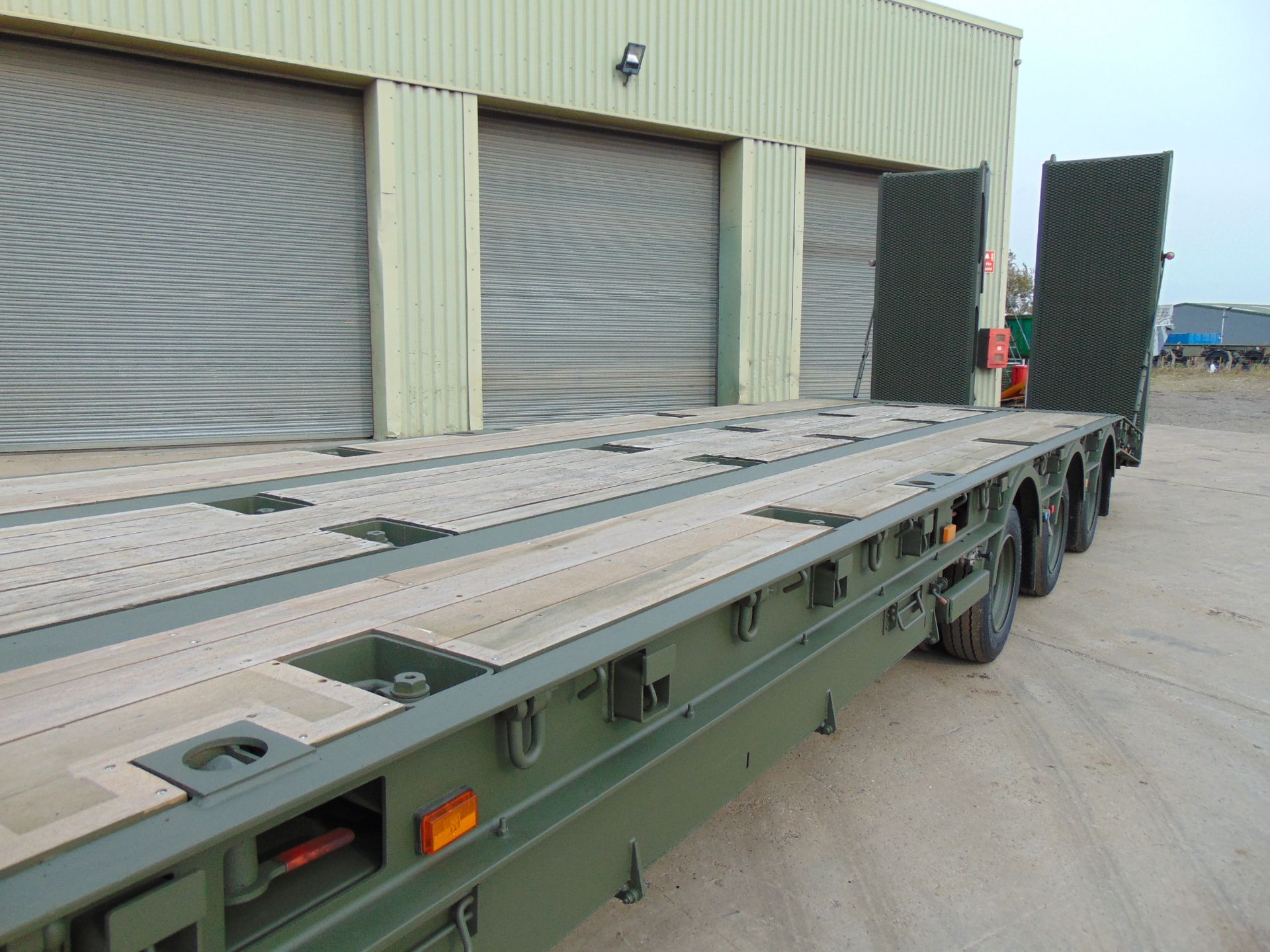 Ex Reserve King GTS38 Tri Axle Stepframe trailer - Image 30 of 41