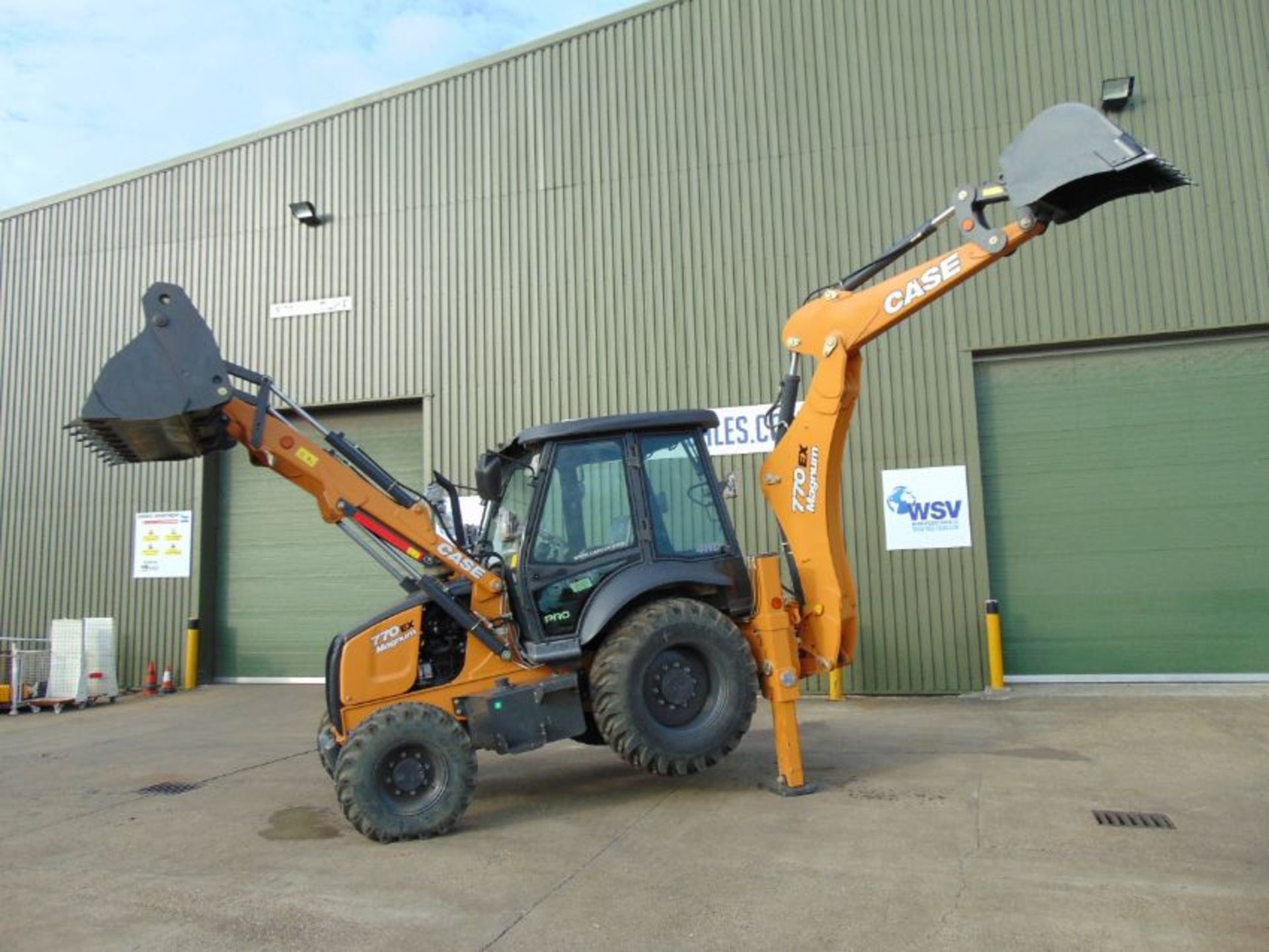 UNUSED Case 770 EX Magnum Backhoe Excavator - Image 11 of 36