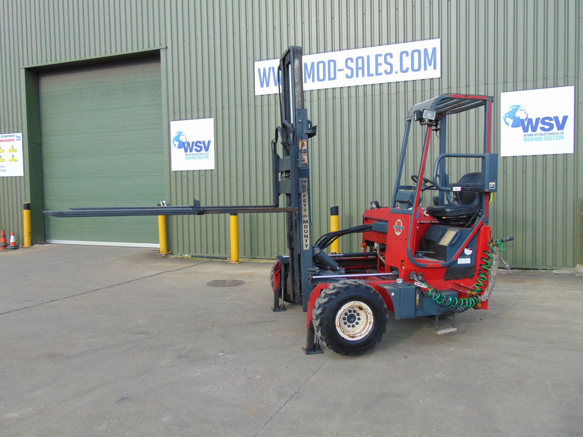 2003 Moffett Mounty M2003 Truck Mounted Forklift ONLY 871 Hours! - Image 2 of 25