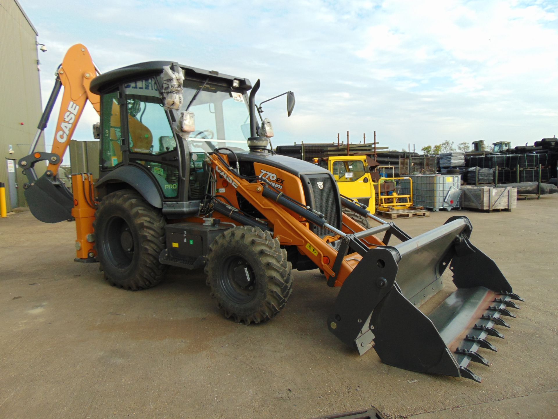 UNUSED Case 770 EX Magnum Backhoe Excavator with 4 in 1 bucket Etc. - Image 3 of 36