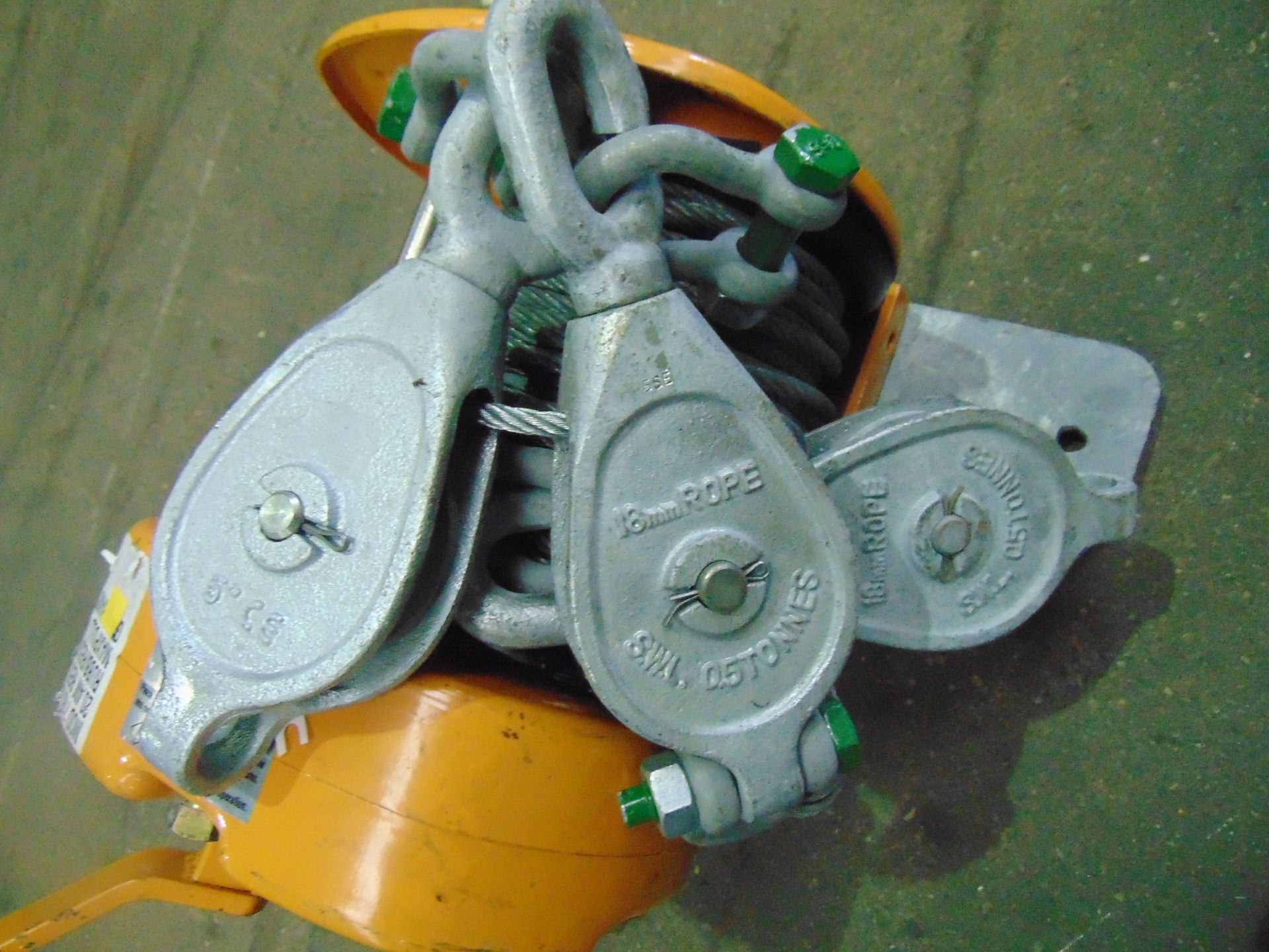 Maxpull GM 20 Handwinch c/w Wire Rope, Pulleys, D Shackles & Handle - Image 5 of 10